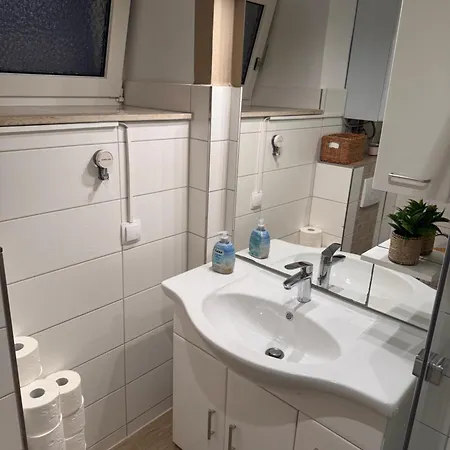 Seeglueck I Moderne Fuer Bis Zu 4 Personen Steinhuder *